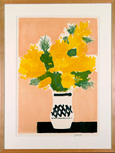 カトラン　白い花瓶の黄色い花